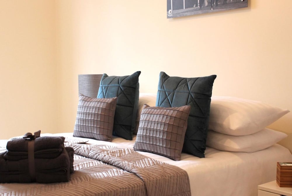 The Penthouse Gathering Wrexham - Town Centre - Sleeps Up To 16 view 5