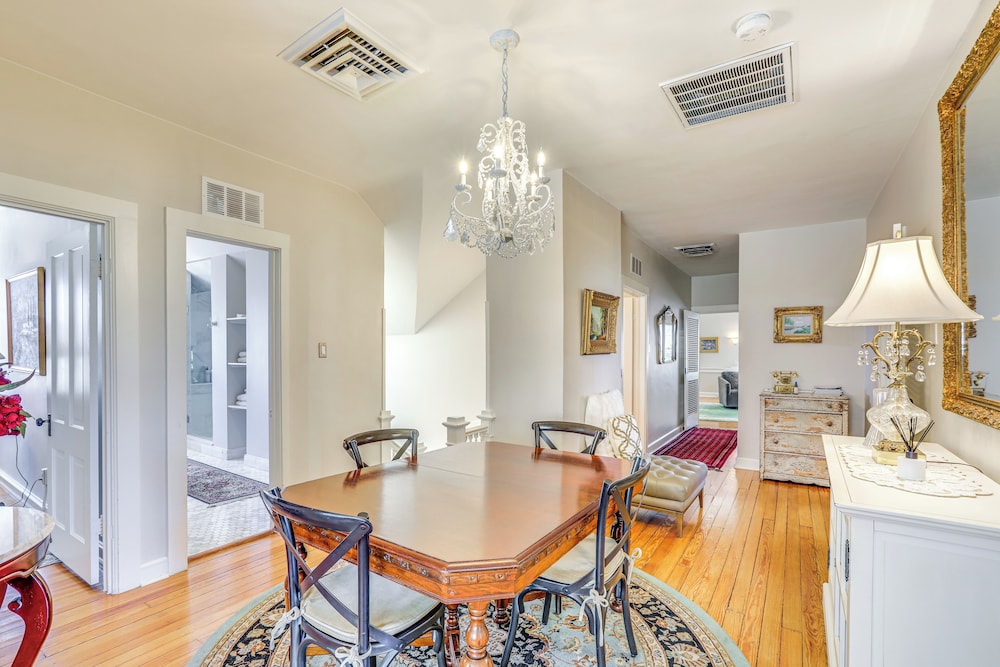 Historic French Consulate in Cap Hill w/ Yard