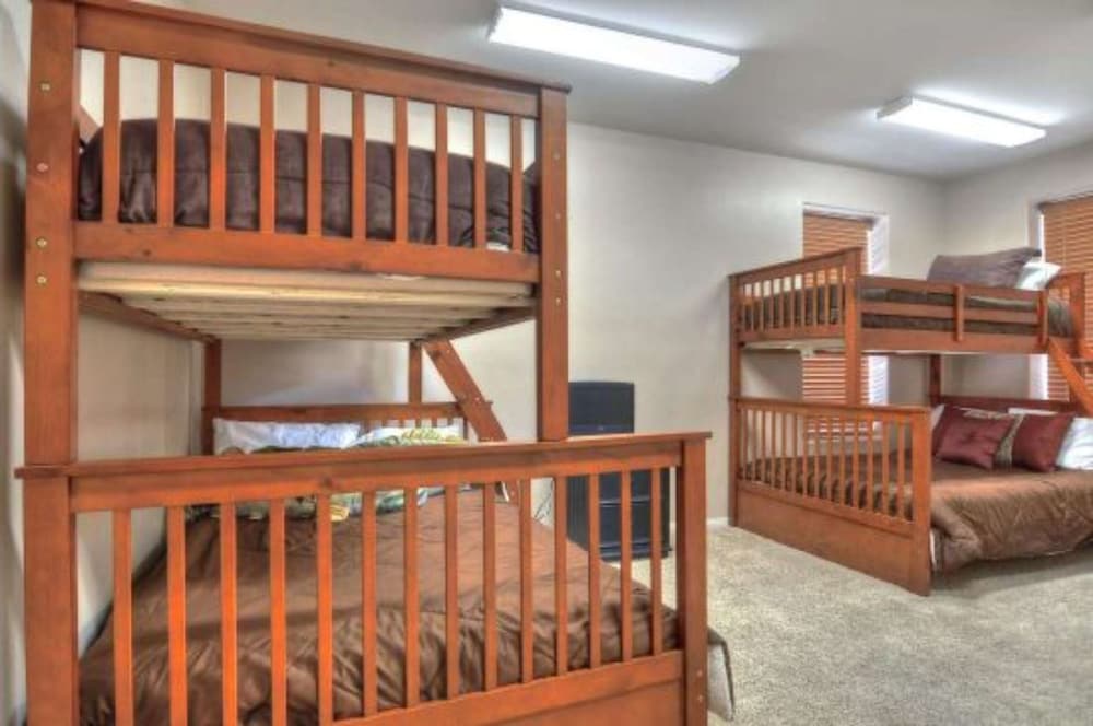 Boulder Bay Lodge by Avantstay Boulder Bay Home w Hot Tub Large Patio Game Room
