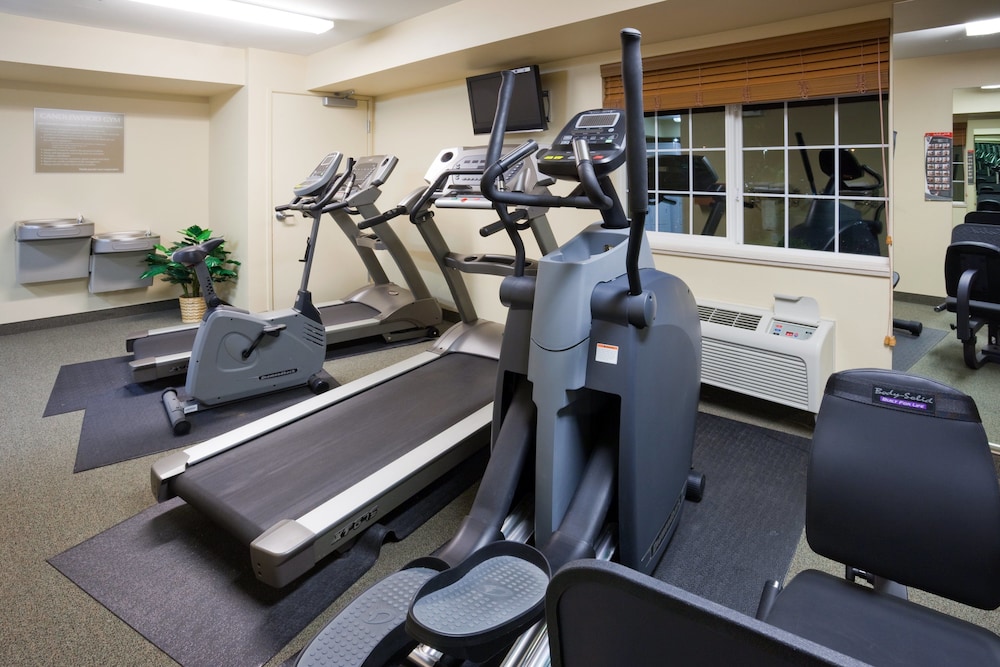 Milwaukee Vacations - Candlewood Suites Milwaukee Brown Deer, an IHG Hotel - Property Image 6