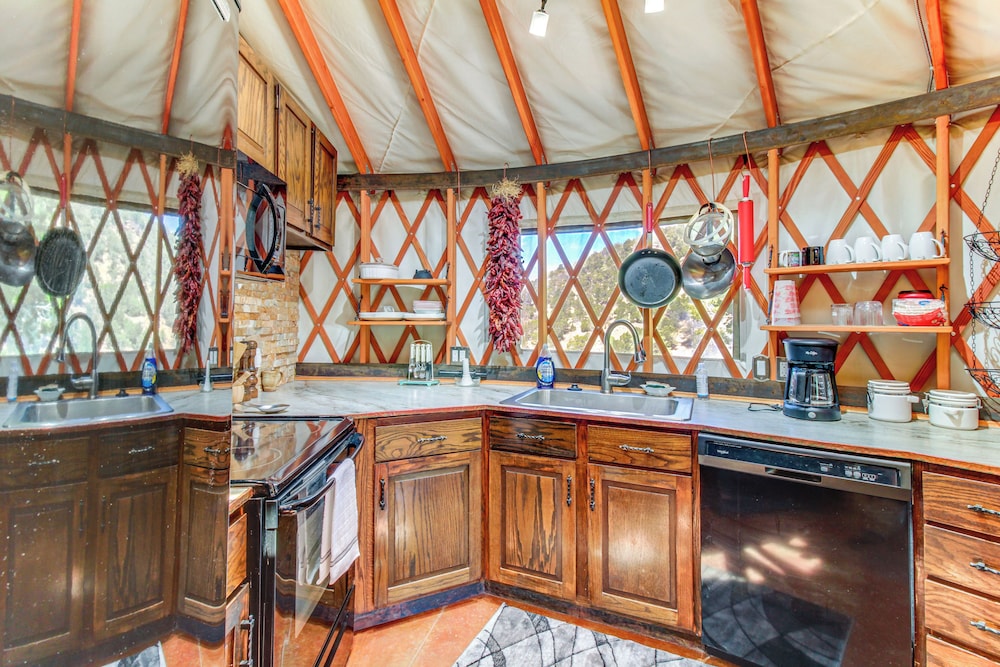 Mountainside Yurt w/ Views < 3 Mi to Black Canyon! view 5
