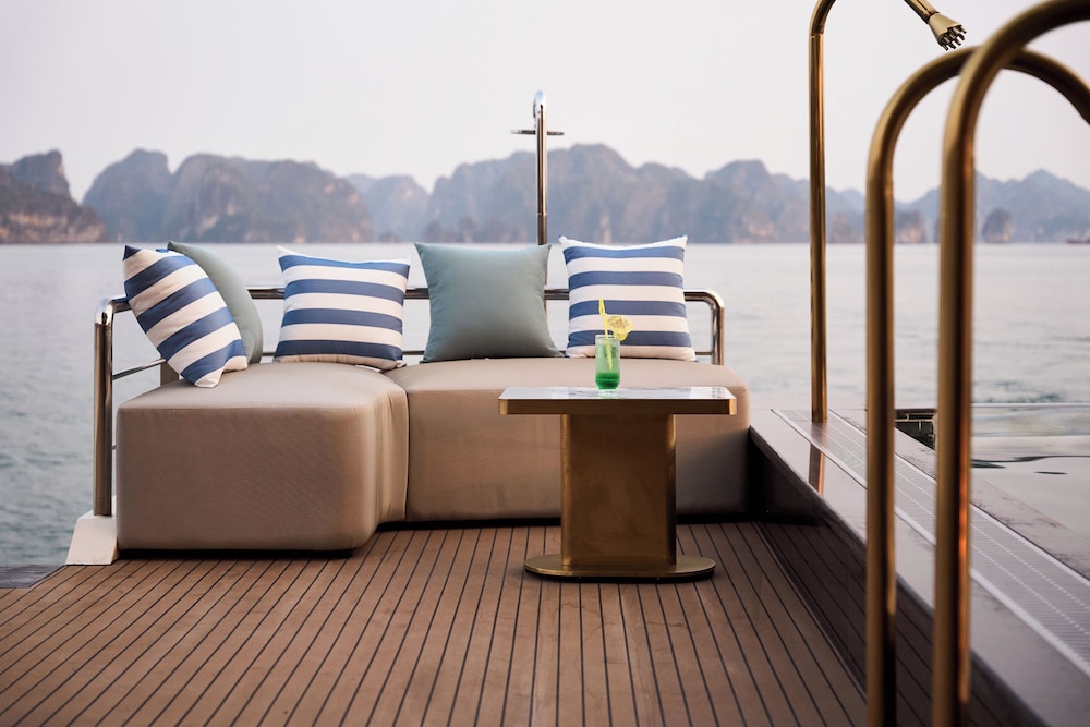 Calista Halong Bay Cruise