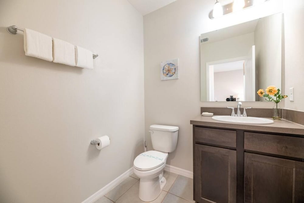 Designer Decorated-3 Bedroom Near Disney