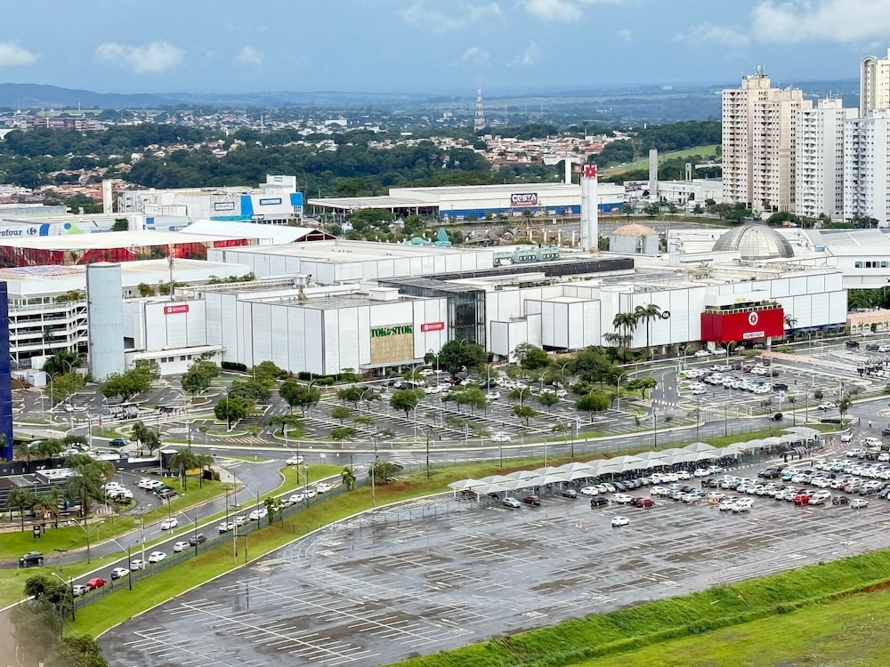 iFlat Brookfield Towers BT3004