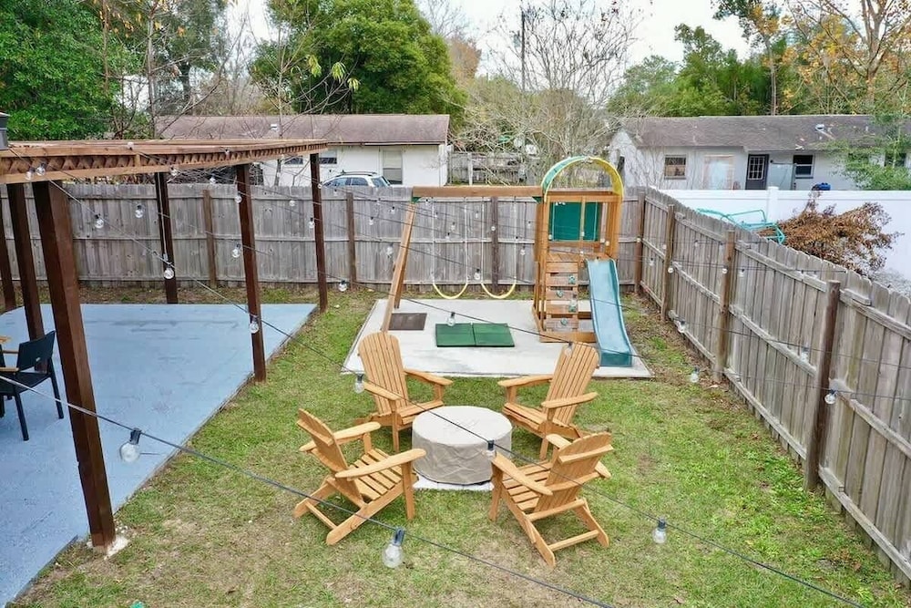 Brooksville Retreat! 3 Bed, 2 Bath!