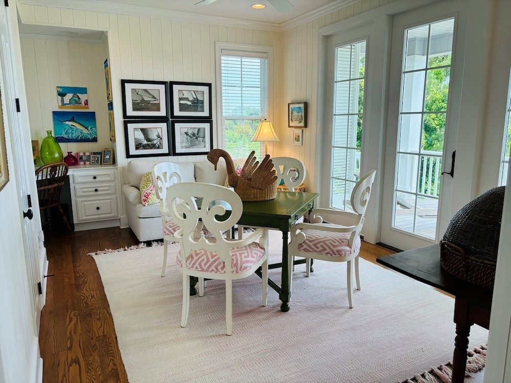 Gray Goose 5 Bedroom Home by RedAwning