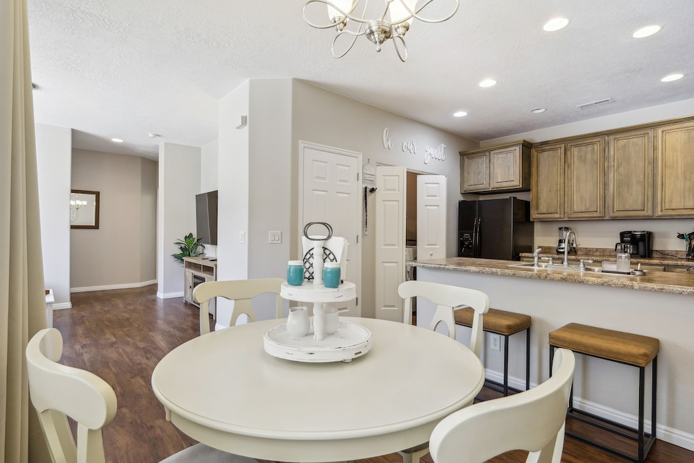 Welcoming Mesquite Condo w/ Pool Access! - Property Image 10