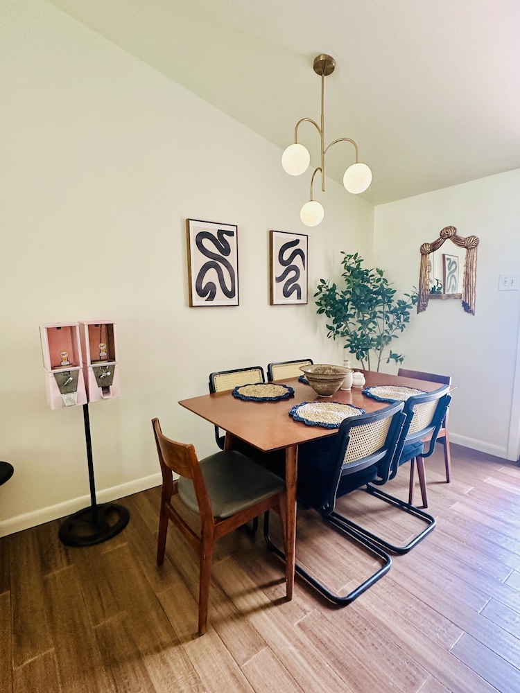 Palma Plaza Unit C