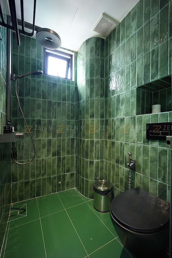 1995S HOSTEL