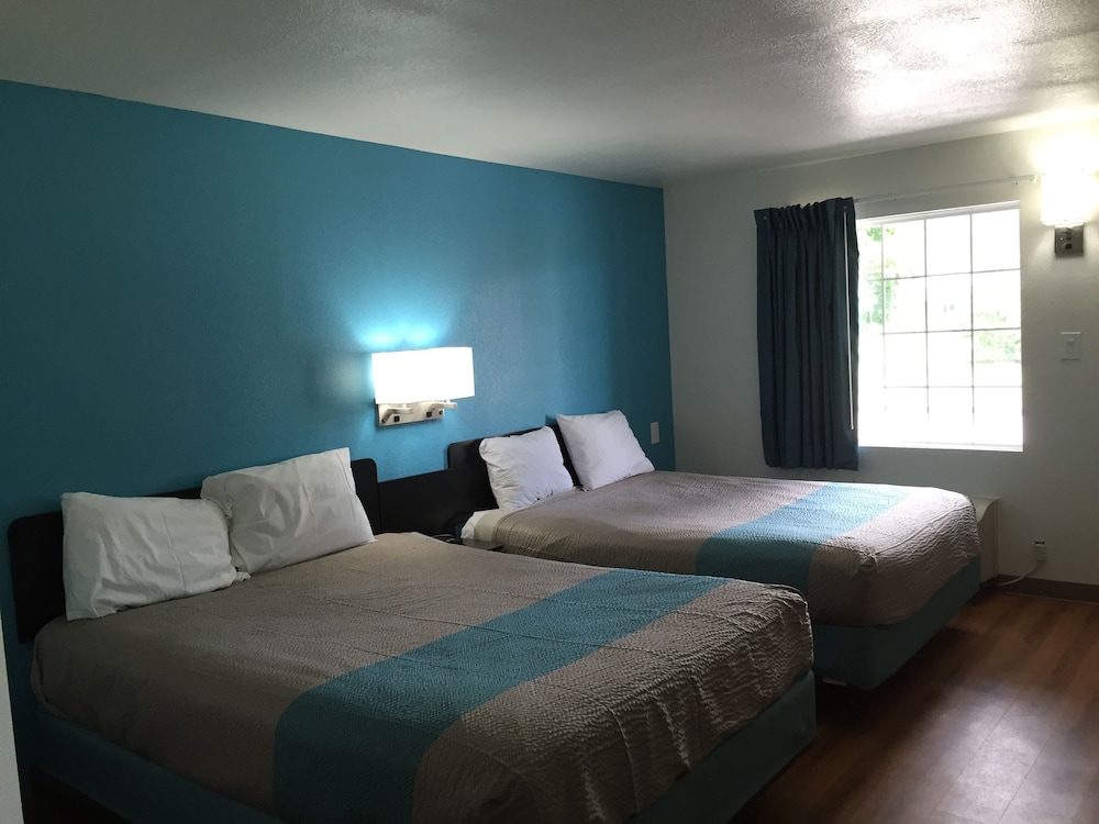 Motel 6 Prairie Du Chien, WI