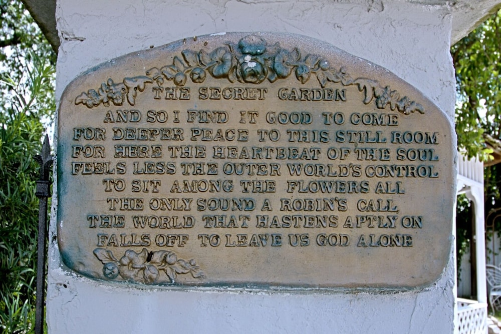 Chesnut Cottage Inn