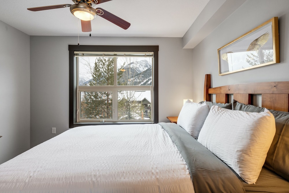 LARGE 3-Br 3-Ba | Ski In/Out | Pool & Hot Tubs | Central Upper Village Location - Image 3