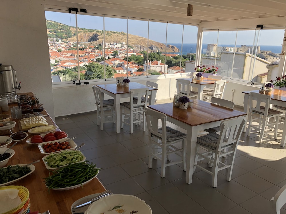 Heros Hotels Bozcaada - Image 12