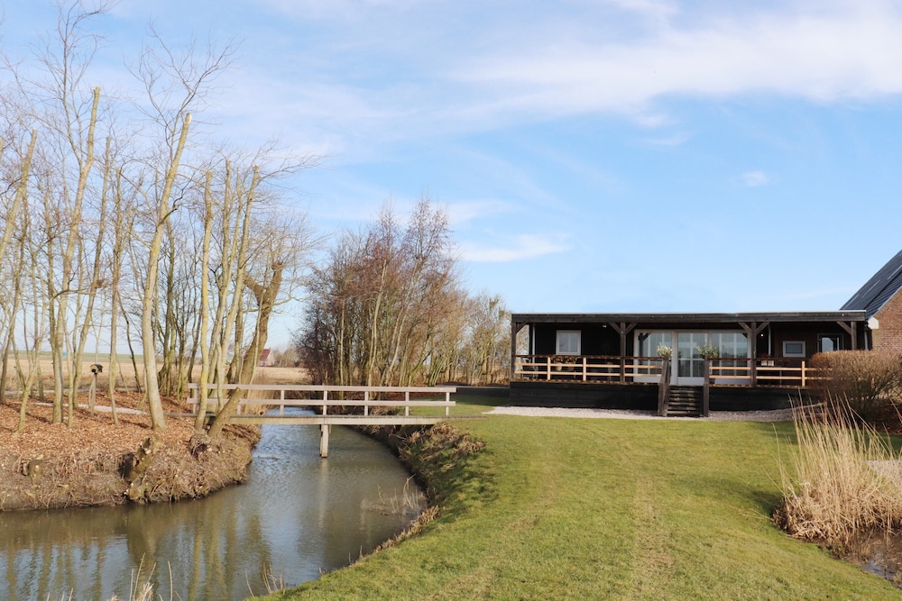 Cottage in Paesens Near Wadden Sea view 4