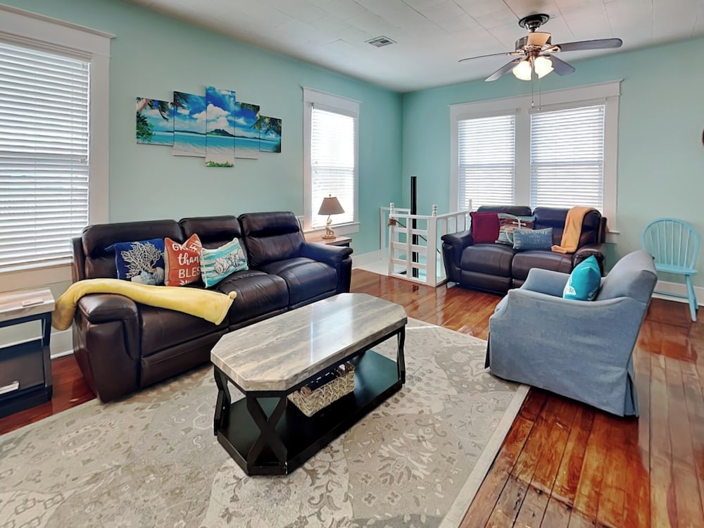 Seawall Celebration Manor by Ryson Vacation Rentals