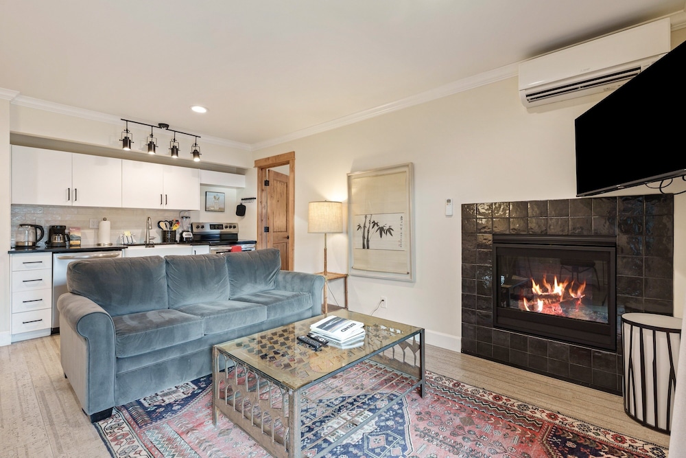 1565 Nw Wall St 128/129 1 Bedroom Condo