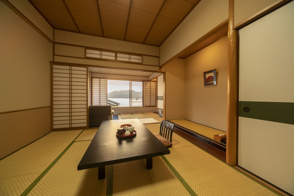 Hotel Miyarikyu
