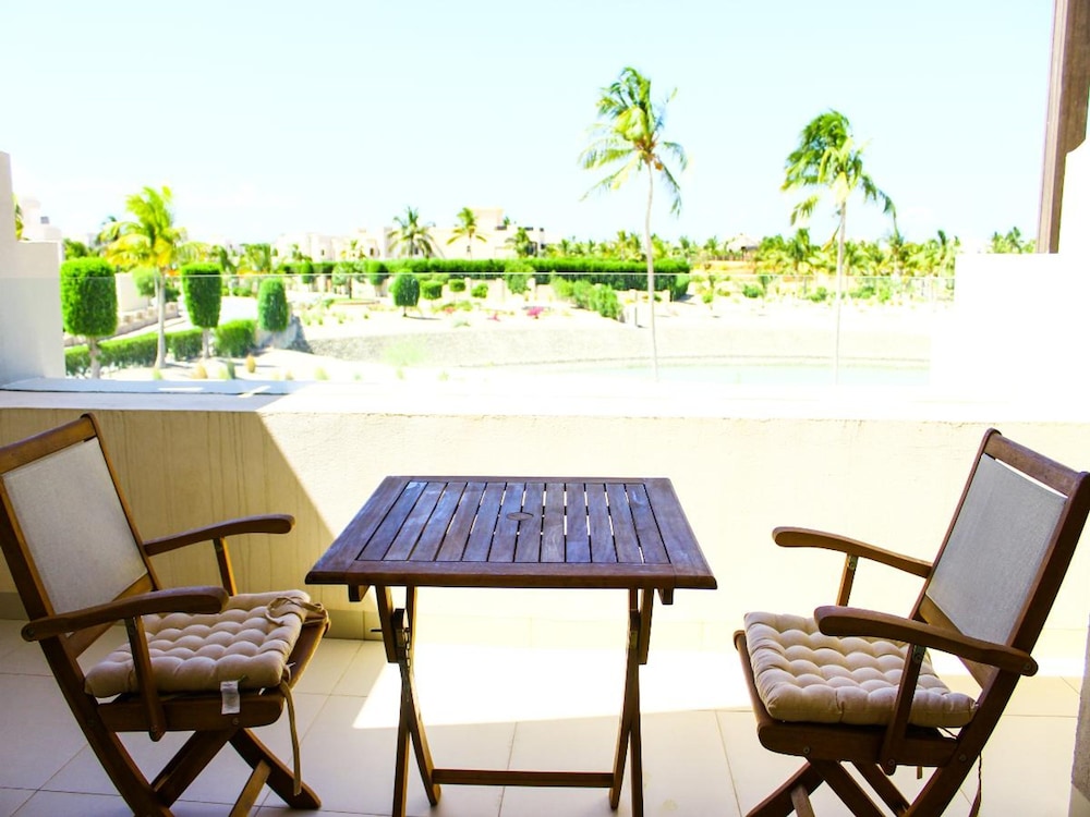 Lagoon View Apartment With Terrace
