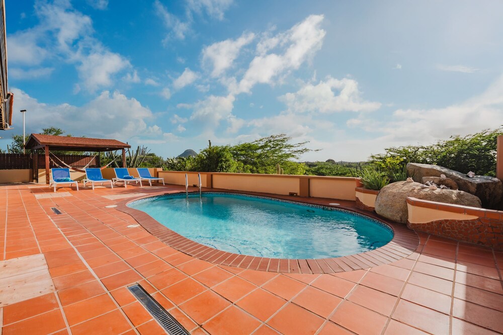 5 Bedroom Villa With Amazing View of Aruba Nature