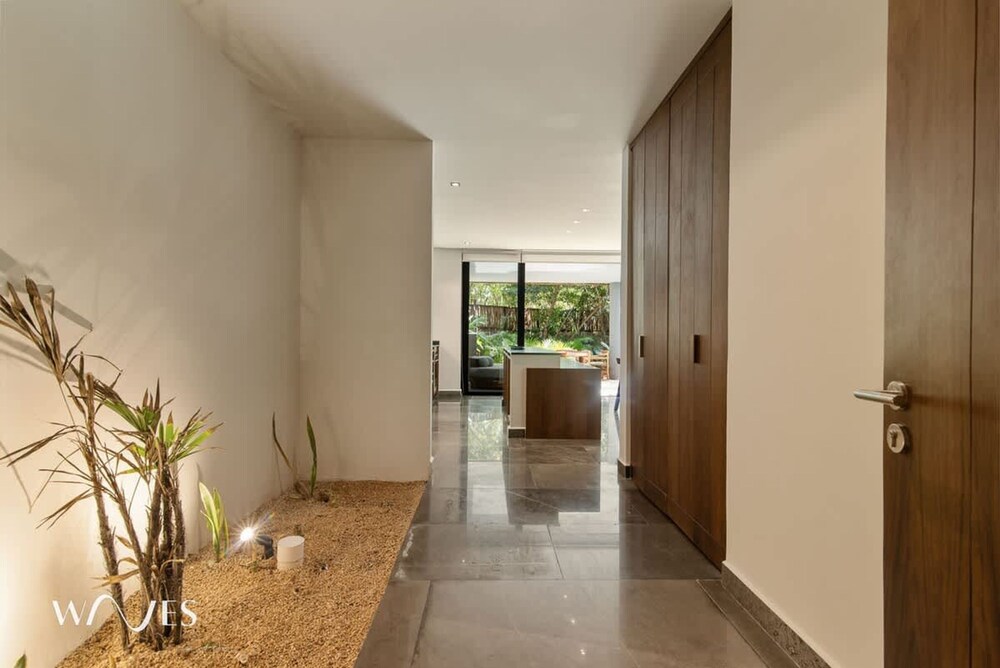 2BR w Private Pool - Steps Away From the Beach
