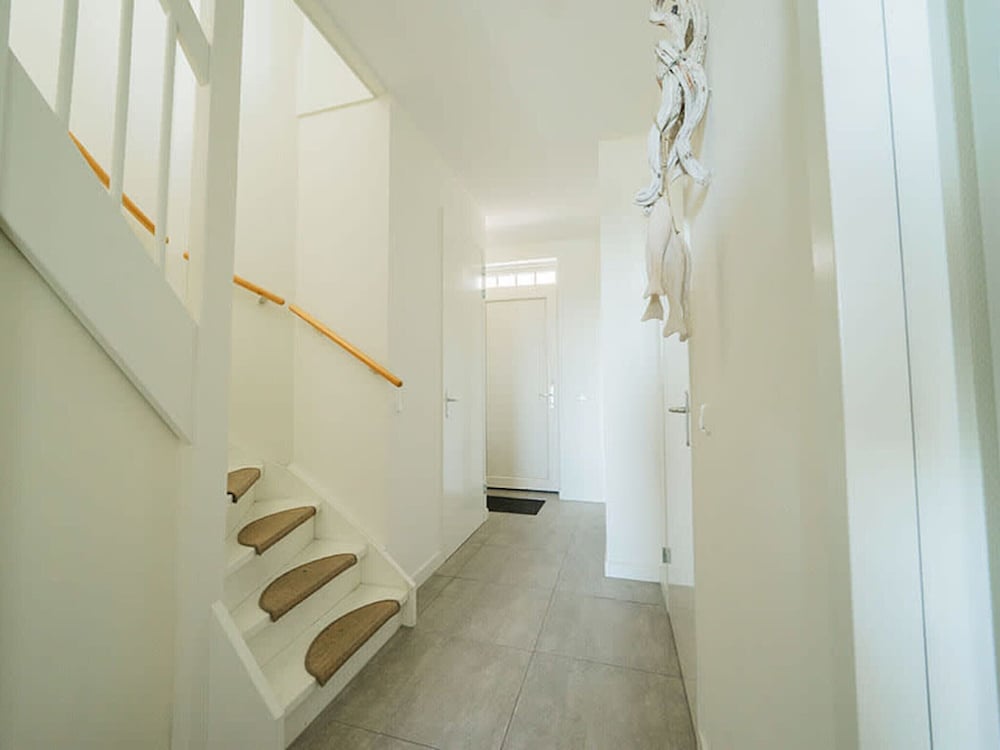 Spacious House With 5 Bathrooms, on the Markermeer view 3