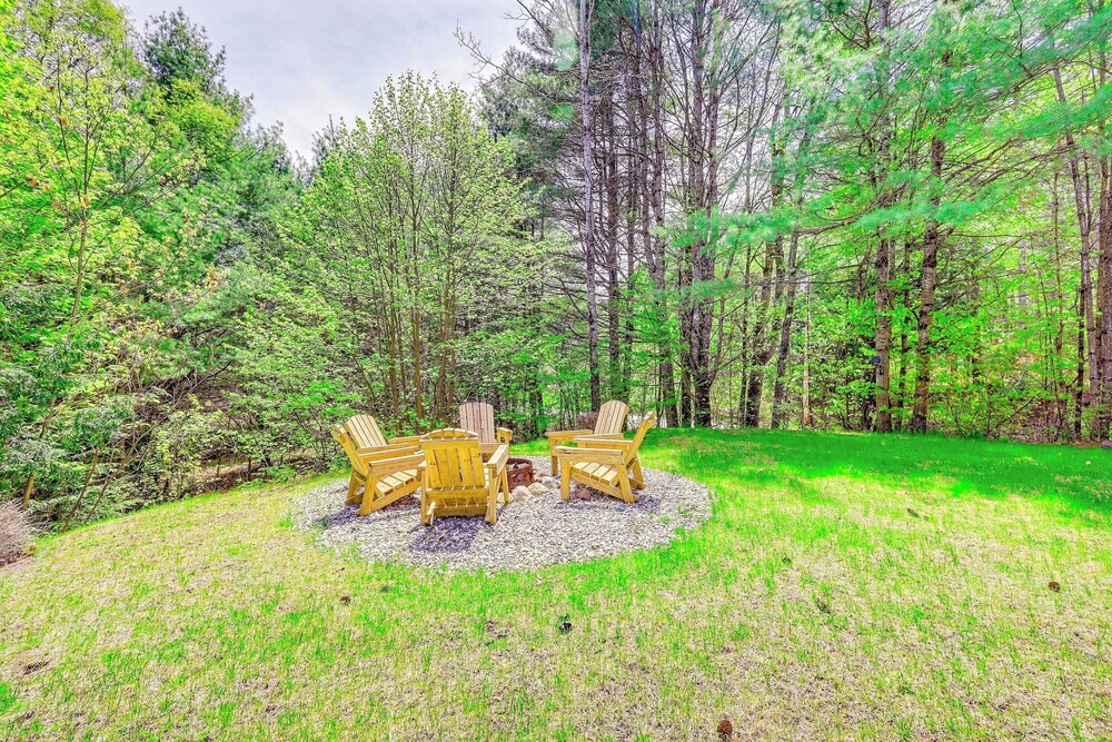 Peaceful Family Cabin on Schroon River!