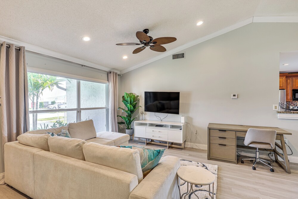 3 Mi to Sawgrass Mills: Home w/ Lanai & Game Area