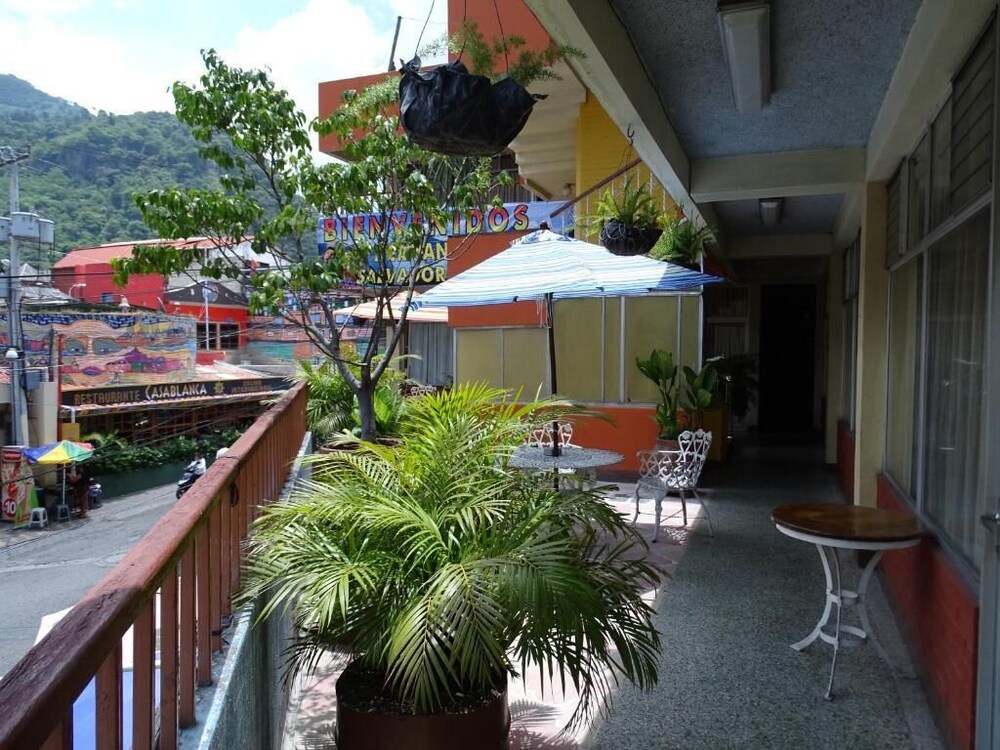 Panajachel Vacations - Hostal Abu - Hostel - Property Image 7