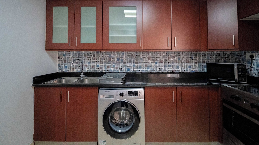 Phaedrus Living JBR Jewel Sadaf Tower