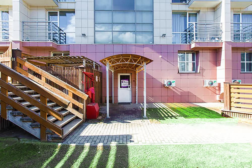 Dance Hotel