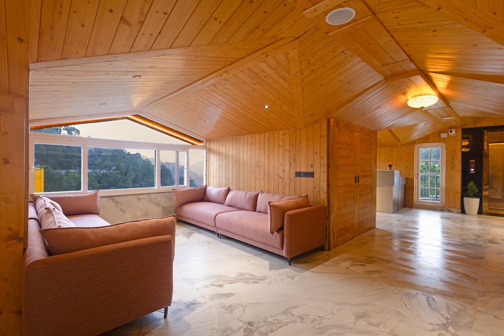 Sterling Ameris Kasauli