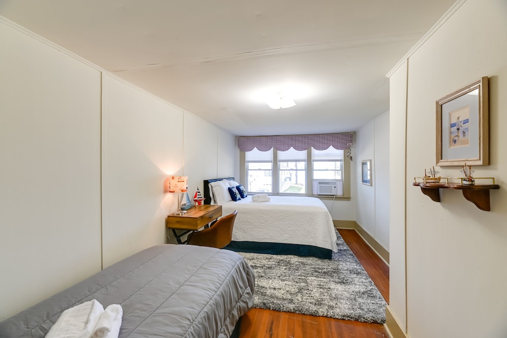 Coastal NC Vacation Rental: Pamlico River Views!