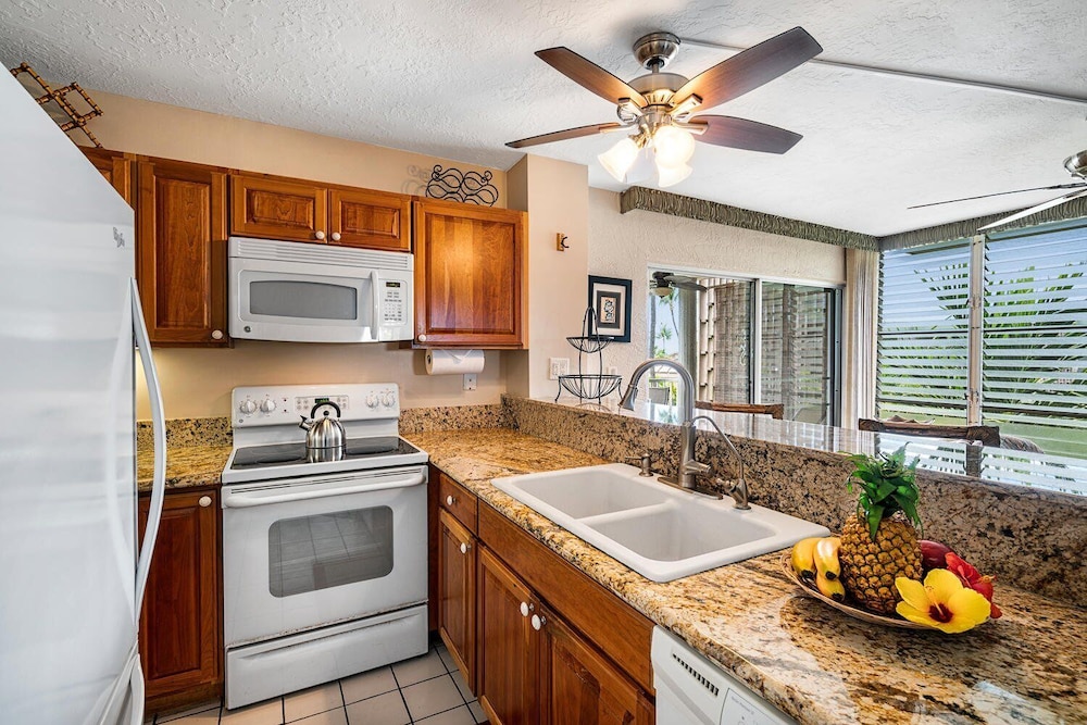 Beautiful Ocean Views - Top Floor - Concierge Included - Vrkcv