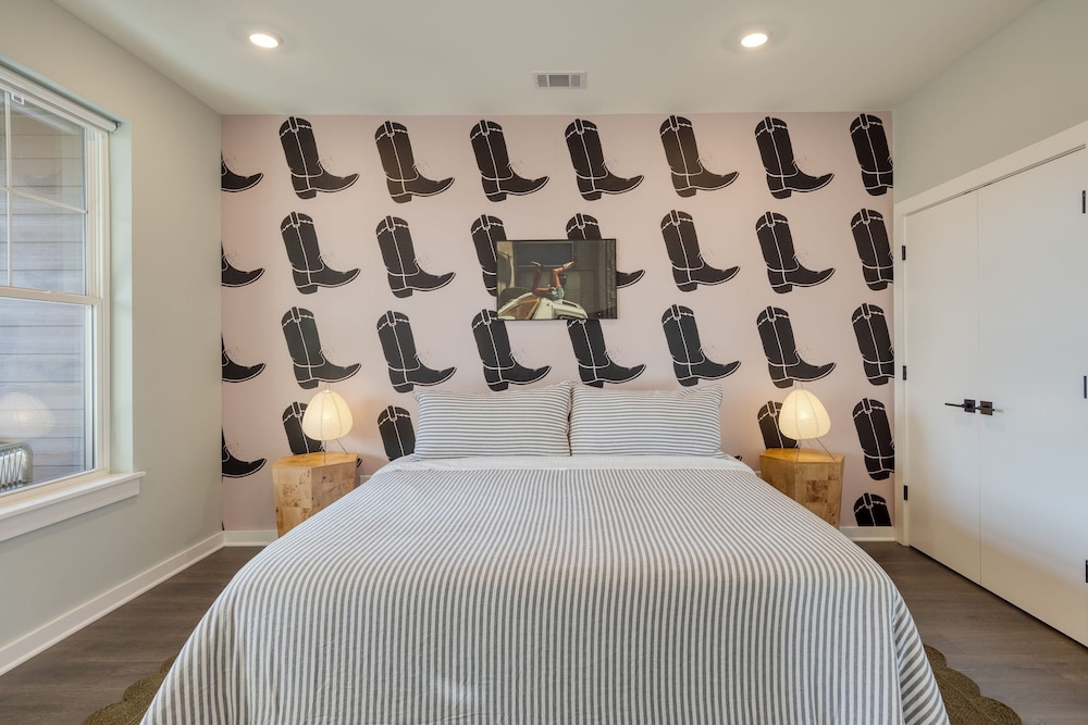 98 Degrees by Avantstay Covered Balcony Lounge Newly Built 4bdr Home