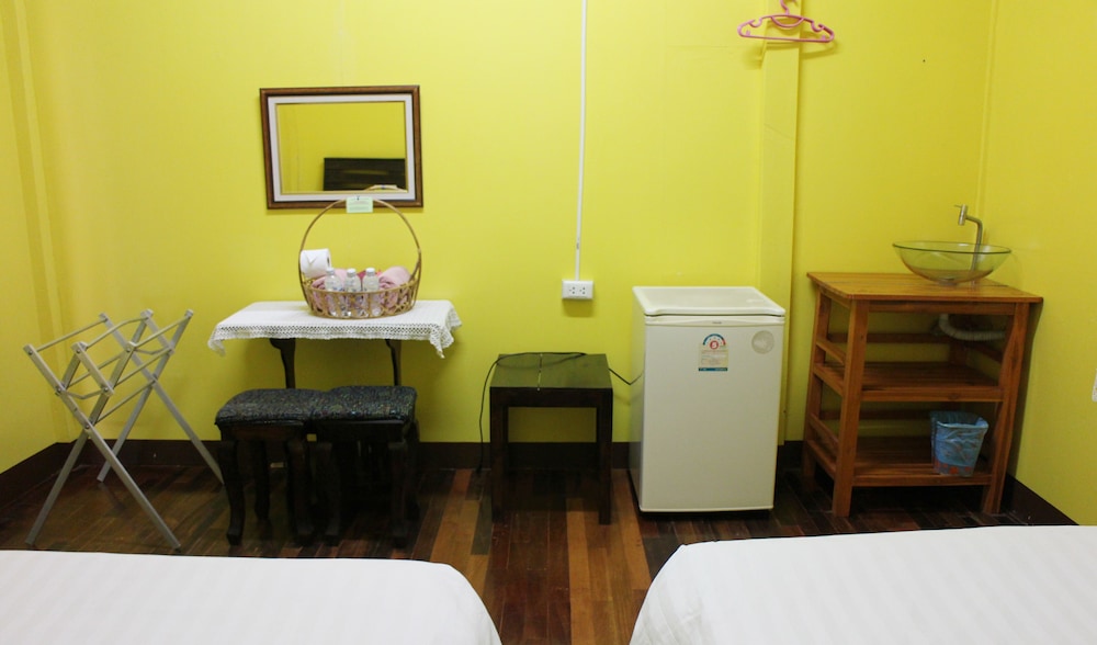Baan Bua Homestay - Hostel