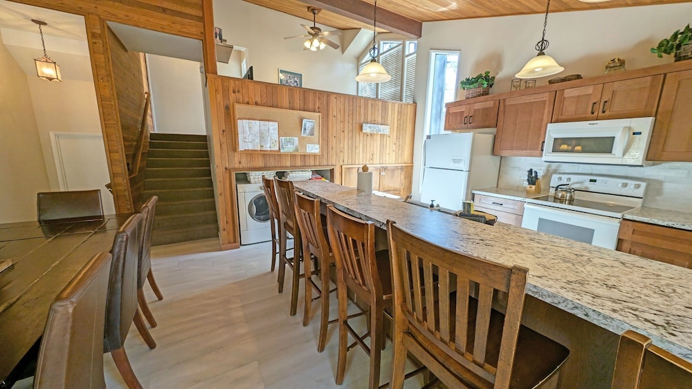Whistling Swan 8 4 Bedroom Home