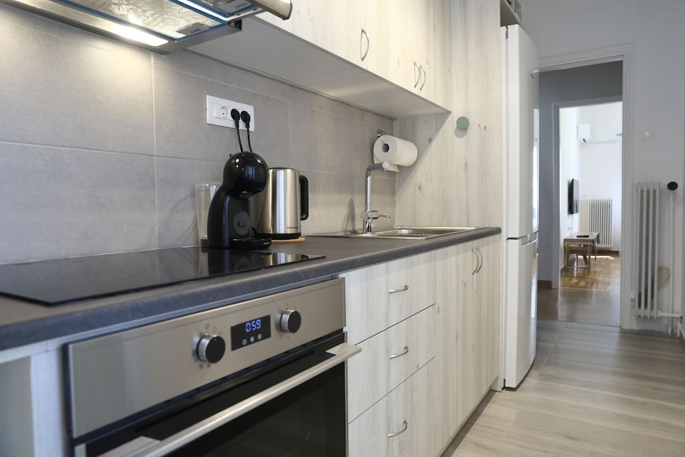 Serene & Stylish apt by GHH