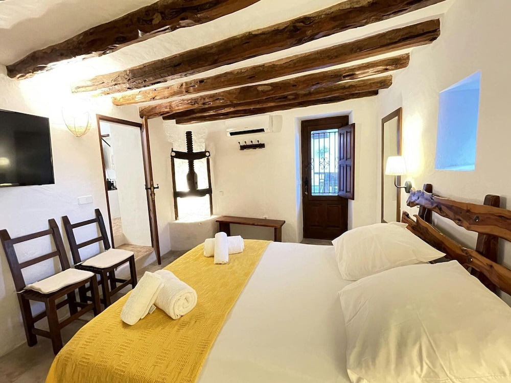Holiday Home Near Stunning Beaches