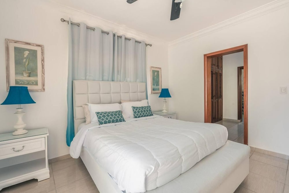 Huge Penthouse Near the Beach With Private Jacuzzi view 3