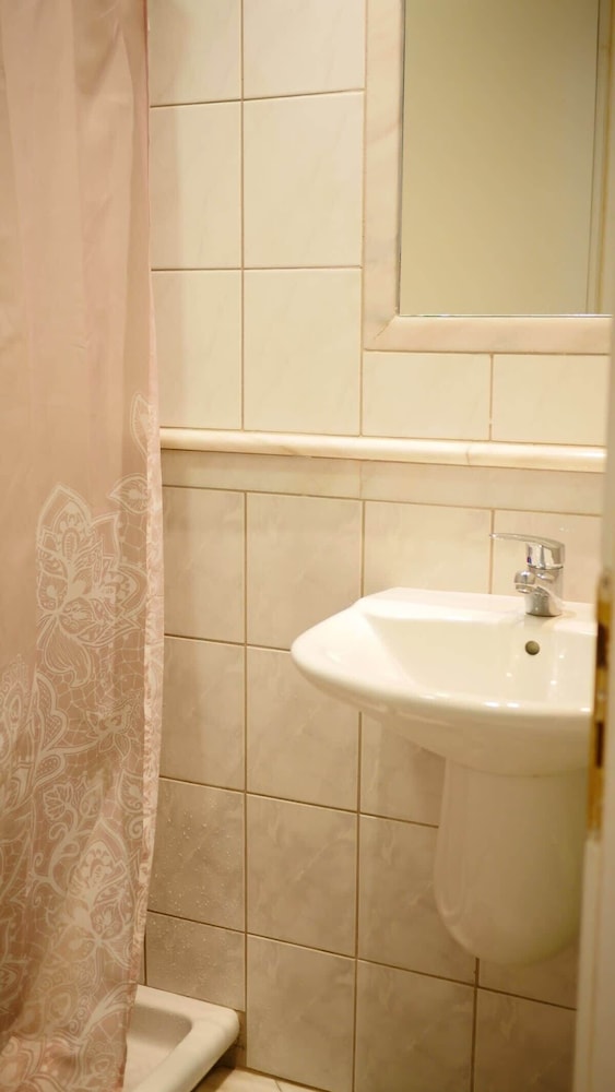 Villa Elias 3BR with Jacuzzi & Pool