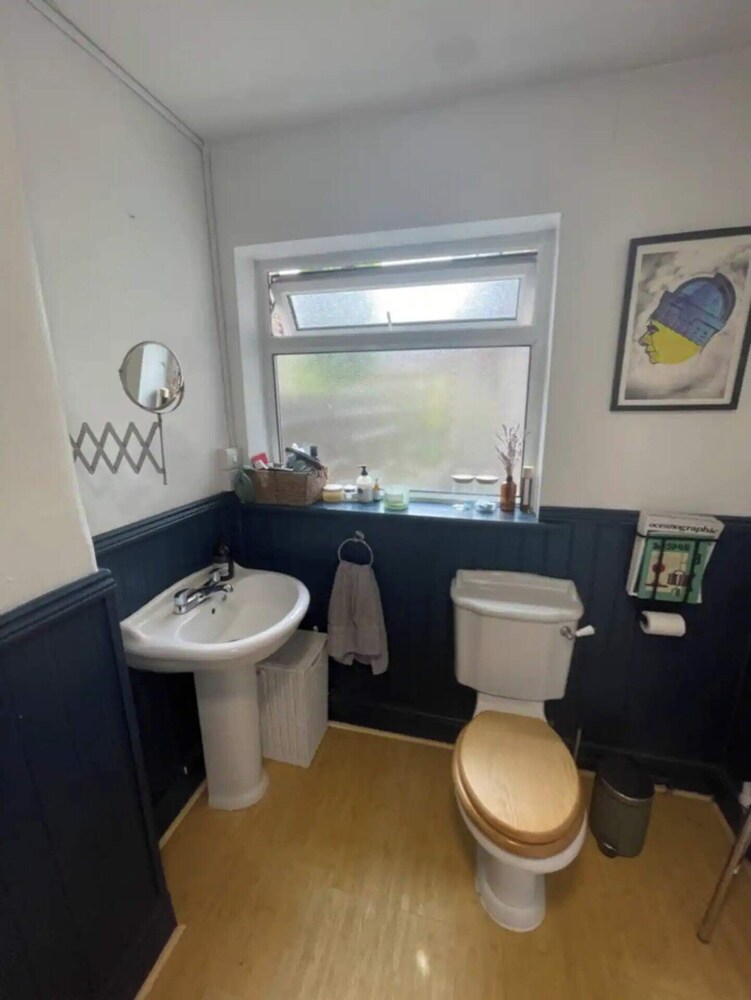 Modern Farmhouse-style 1BD Flat - Wood Green!