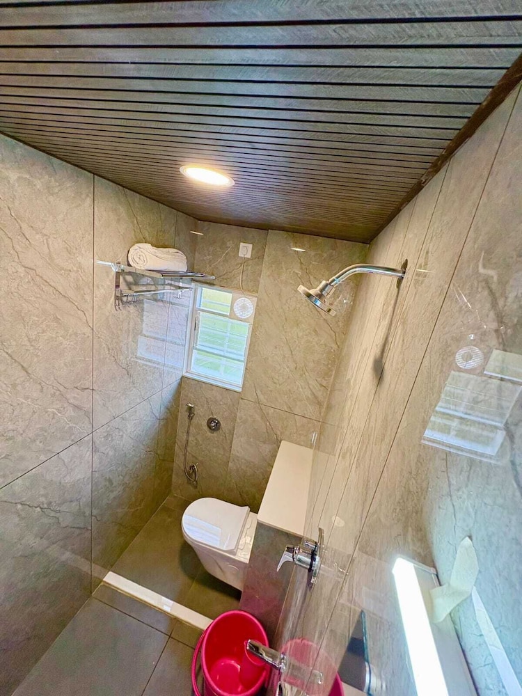 HOTEL RIVA INN