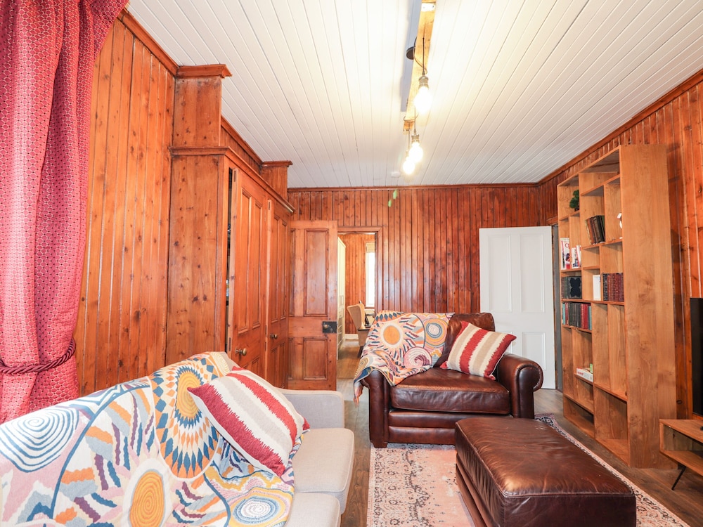 Challenger Bothy
