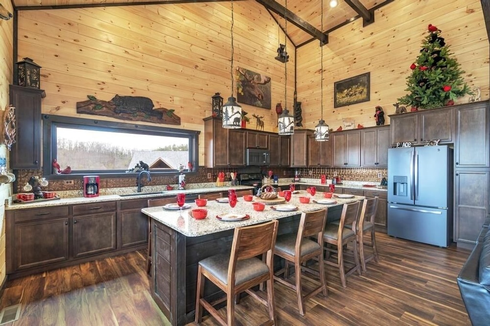 Cabin Fever - 2 Bedrooms, 2 Baths, Sleeps 8 2 Cabin by RedAwning view 4