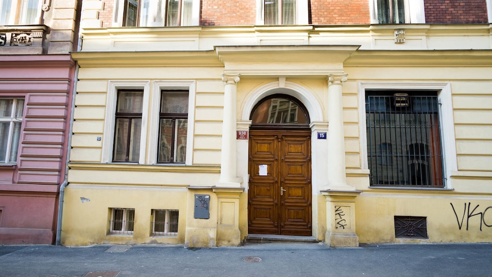 METRO Apartment
