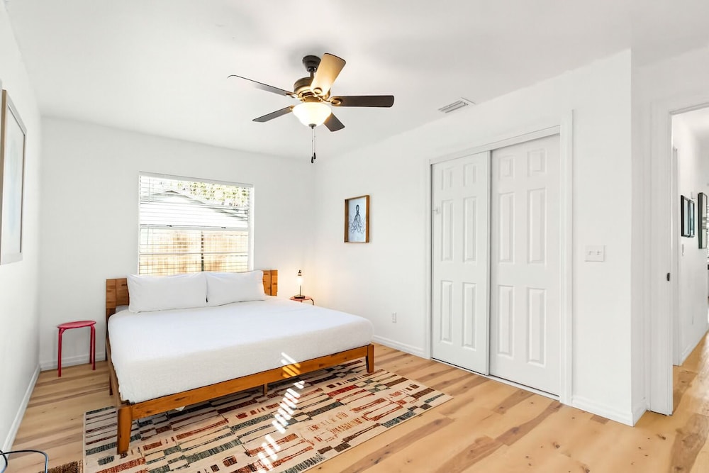 NEW Listing Discount! • Near Manatees & Springs
