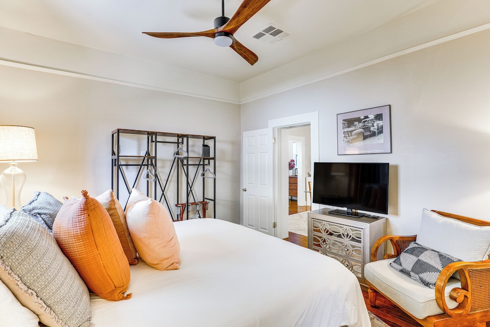 < 1 Mi to Downtown: Historic Tucson Home w/ Patio view 3