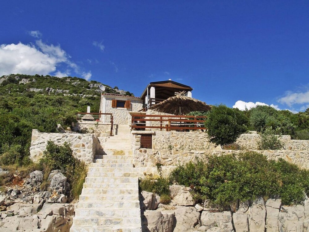 Robinson House "blue Stone" With Swimming Pool