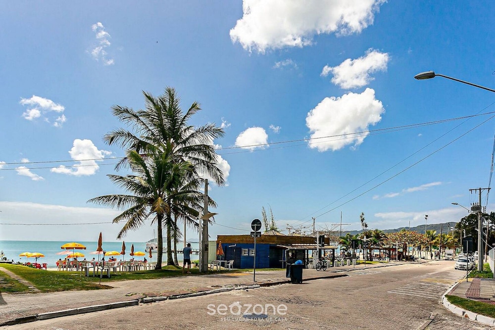 Apartment 50m From the sea in Canasvieiras Cbe105