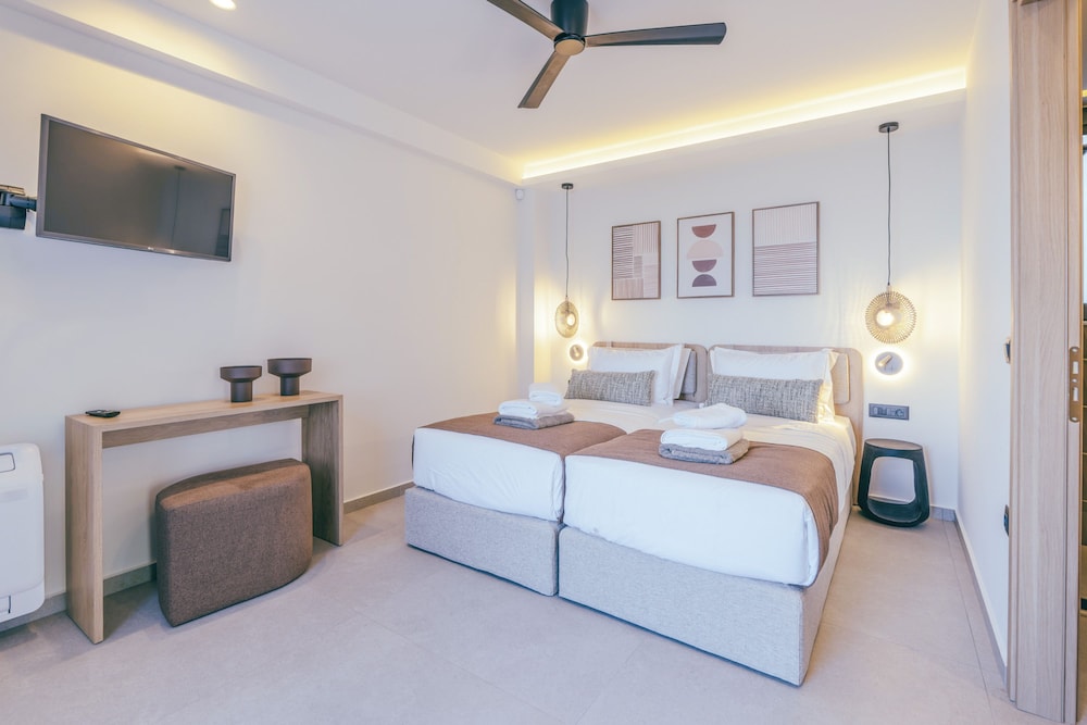 Villa Luxury Heaven - With Heated Pool